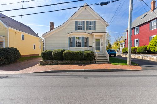 112 New Castle Ave, Portsmouth, NH, 03801-5216 | Card Image