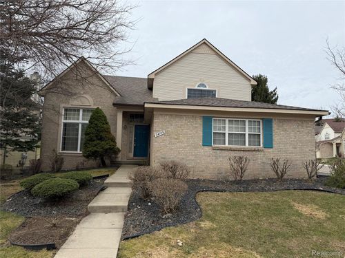 24789 Toddy Ln, Farmington Hills, MI, 48335-2075 | Card Image