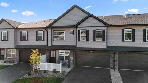 5287 Long Pointe Pass, Woodbury, MN, 55129-6304 | Card Image