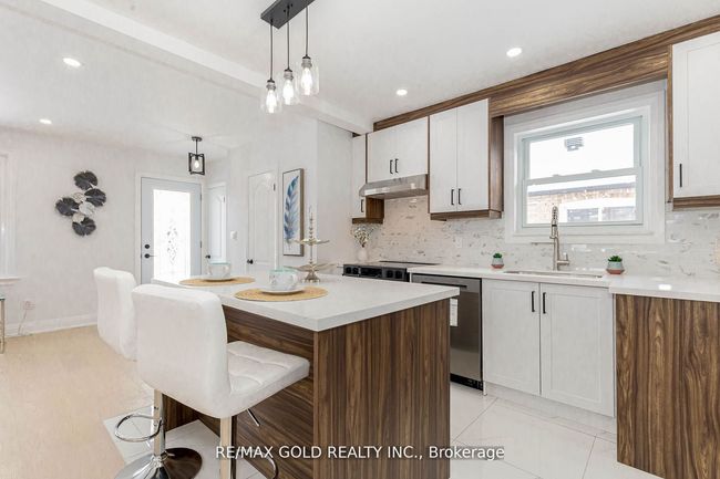 1362 Pharmacy Ave, House other with 5 bedrooms, 3 bathrooms and 3 parking in Scarborough ON | Image 9