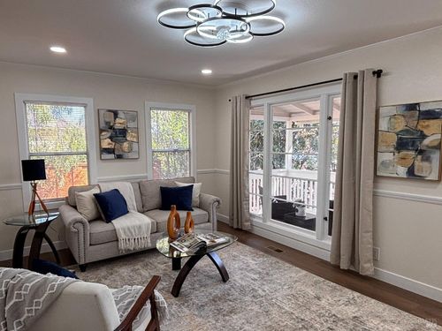 529 Laurel St, Vallejo, CA, 94591-6537 | Card Image