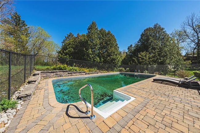 6 Iris Crt, House other with 7 bedrooms, 4 bathrooms and 13 parking in Carlisle ON | Image 50