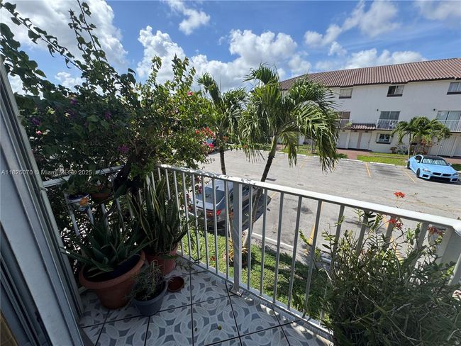 APT-201 - 950 Sw 104 Th Ct, Townhouse with 2 bedrooms, 3 bathrooms and null parking in Miami FL | Image 10