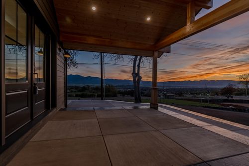 4691 Cherry Ln, Medford, OR, 97504-9251 | Card Image