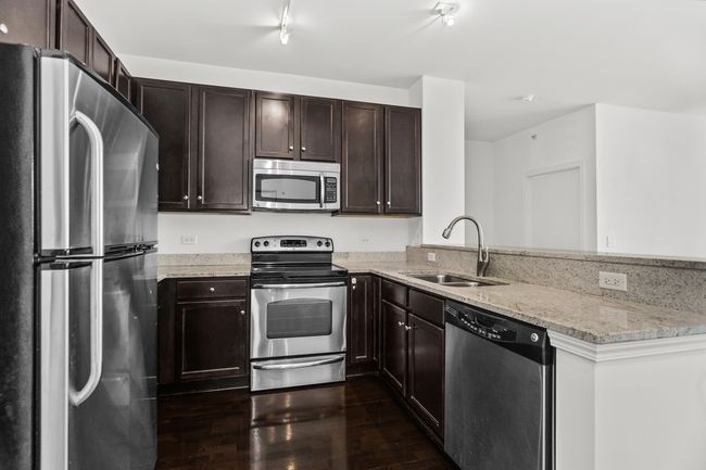 UNIT-2712 - 1901 S Calumet Ave, Condo with 2 bedrooms, 2 bathrooms and 1 parking in Chicago IL | Image 15
