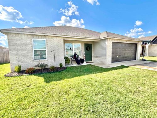 23 Candlelight Dr, Conway, AR, 72032-4097 | Card Image