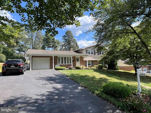 333 Blacksmith Rd, CAMP HILL, PA, 17011-8422 | Card Image