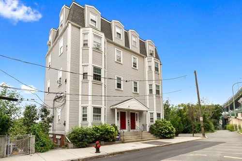 3l-23 Chestnut St, Chelsea, MA, 02150-3846 | Card Image