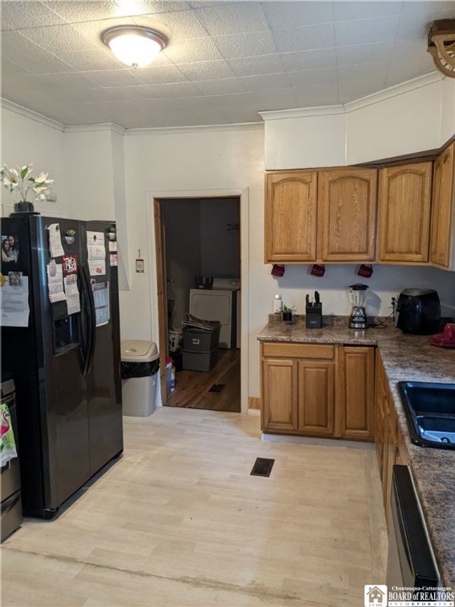 650 Barrows St, House other with 3 bedrooms, 2 bathrooms and null parking in Jamestown NY | Image 7