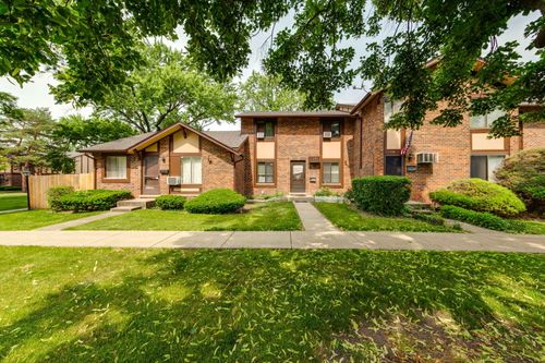 1S134 Holyoke Ln, Villa Park, IL, 60181-3617 | Card Image