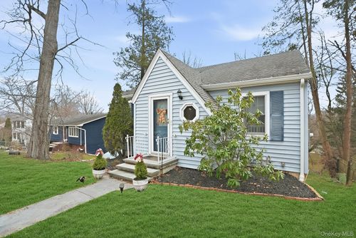 25 Massachusetts Ave, Congers, NY, 10920-2409 | Card Image