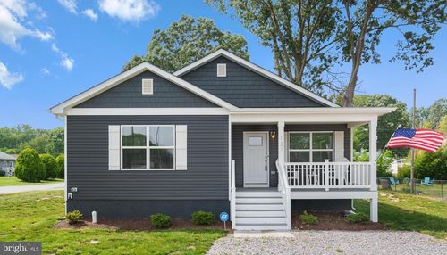 121 1st St, COLONIAL BEACH, VA, 22443-1855 | Card Image