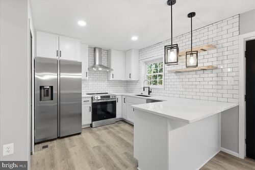 5714 Mason Bluff Dr, BURKE, VA, 22015-3142 | Card Image