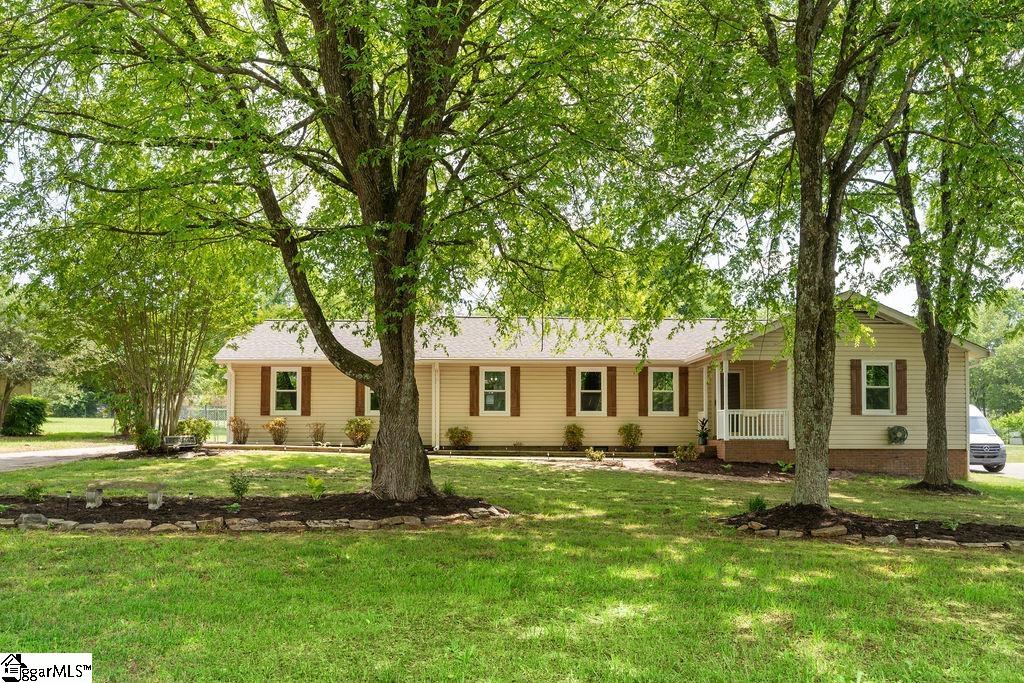 Robin Ct, Spartanburg, SC 29303