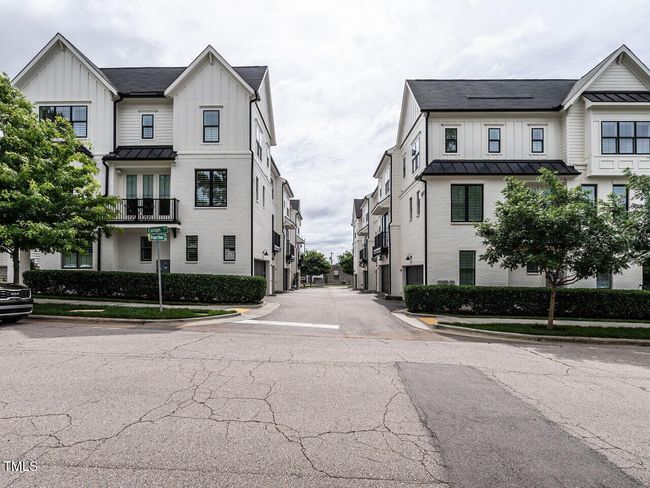 035-1280x960-exterior-buildings | Image 35