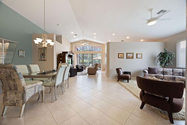 8926 Agliana Cir, House other with 3 bedrooms, 2 bathrooms and null parking in Boynton Beach FL | Image 8