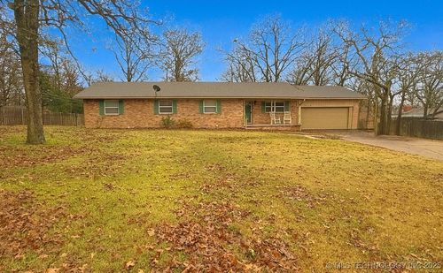 2123 E 12th St, Ada, OK, 74820-7012 | Card Image