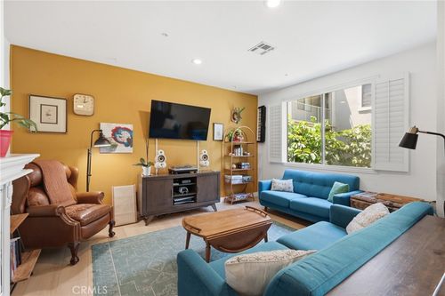230-555 Maine Ave, Long Beach, CA, 90802-2718 | Card Image