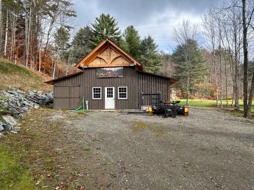 33 Williams Ln, Wolcott, VT, 05680-4003 | Card Image