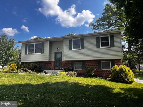 600 Oak St, SCHAEFFERSTOWN, PA, 17088-7052 | Card Image