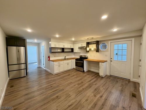 1l-114 Maple Ave, Montclair, NJ, 07042-4568 | Card Image