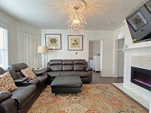 2-132 Myrtle St, Waltham, MA, 02453-5839 | Card Image