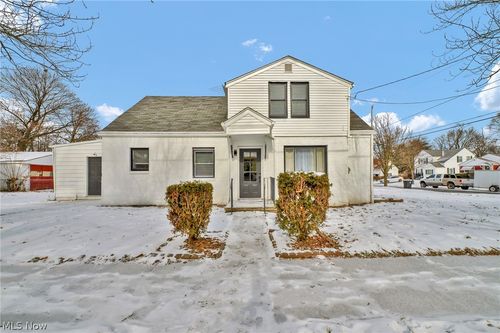 926 Winton Ave, Akron, OH, 44320-2832 | Card Image