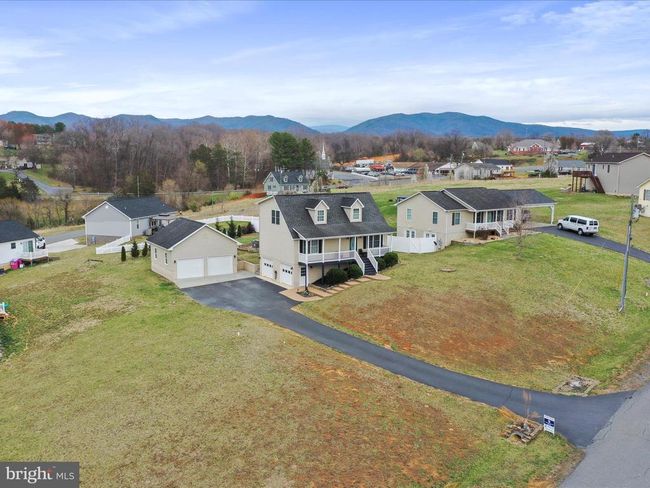 317 Locustdale Loop, House other with 3 bedrooms, 3 bathrooms and null parking in SHENANDOAH VA | Image 45