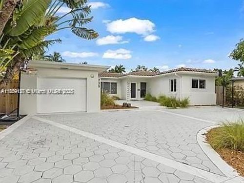 235 Fairway Dr, Miami Beach, FL, 33141-2416 | Card Image