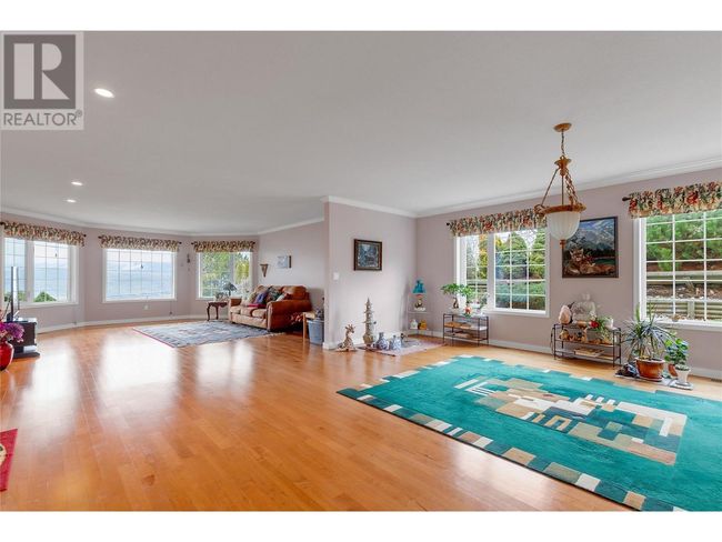 7603 Baker Hogg Rd, House other with 3 bedrooms, 3 bathrooms and 2 parking in North Okanagan Rd Rural BC | Image 14