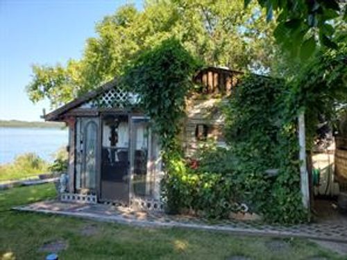 704 Tillicum Boulevard, Tillicum Beach, AB, T4V2M9 | Card Image