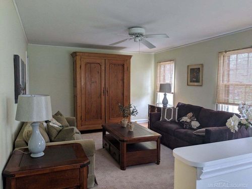 36 Beverly Rd, Grosse Pointe Farms, MI, 48236-3706 | Card Image