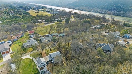 13918 Hummingbird Ln, Austin, TX, 78732-1624 | Card Image