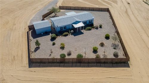 6015 W Collins Dr, Golden Valley, AZ, 86413-8464 | Card Image