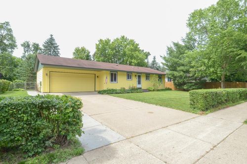 2120 105th Ave Nw, Coon Rapids, MN, 55433-4623 | Card Image