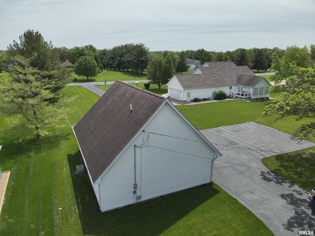 14327 Mcraven Ln, House other with 4 bedrooms, 4 bathrooms and null parking in Mount Vernon IL | Image 69