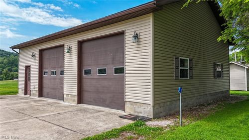 6 Gale Ave, Newport, OH, 45768-5030 | Card Image