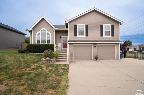 621 E 14th Ter, Eudora, KS, 66025-7914 | Card Image