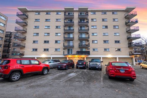 apt-607-315 Des Plaines Ave, Forest Park, IL, 60130-1449 | Card Image