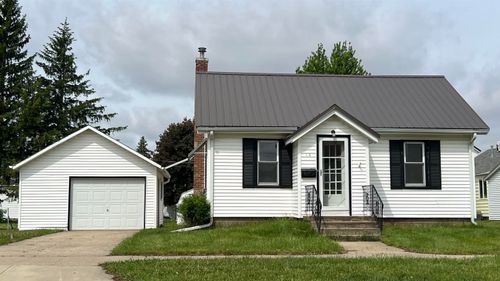 14 N Maple Ave, New Hampton, IA, 50659-1137 | Card Image