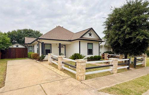 6915 Villita Avenida St, Austin, TX, 78741-5216 | Card Image