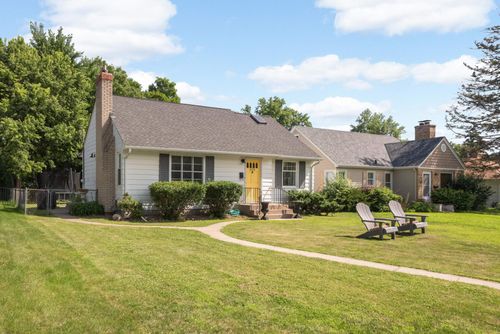 3208 W 60th St, Edina, MN, 55410-2807 | Card Image