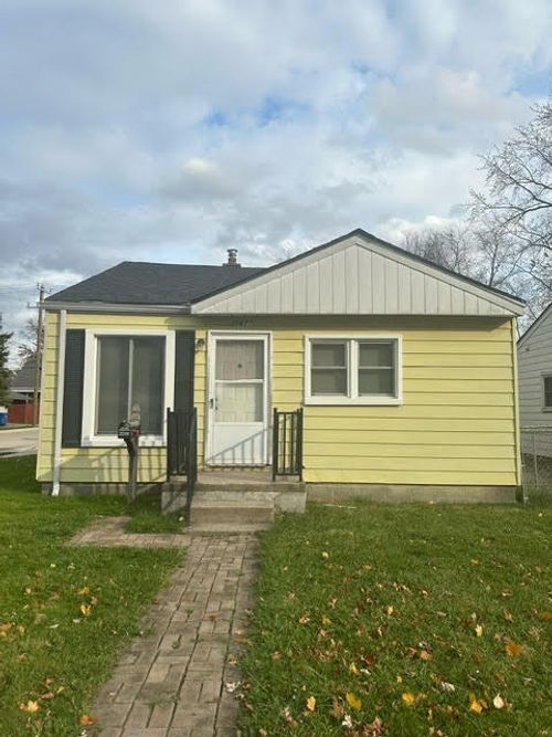 20872 Atlantic Ave, Warren, MI, 48091-2872 | Card Image