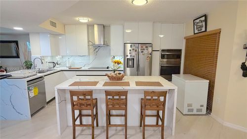 apt-f207-9539 Weldon Cir, Tamarac, FL, 33321-0832 | Card Image