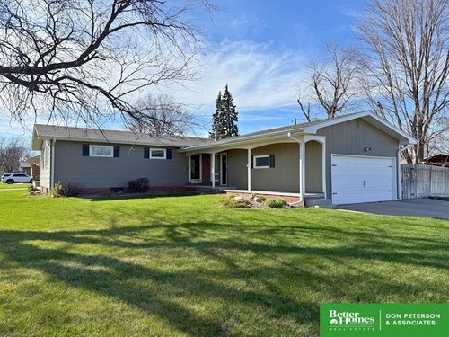 2328 Parkview Dr, Fremont, NE, 68025-4520 | Card Image