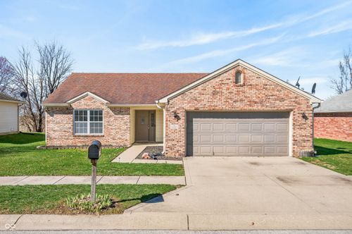 34 Clear Spring Ln, Trafalgar, IN, 46181-8632 | Card Image