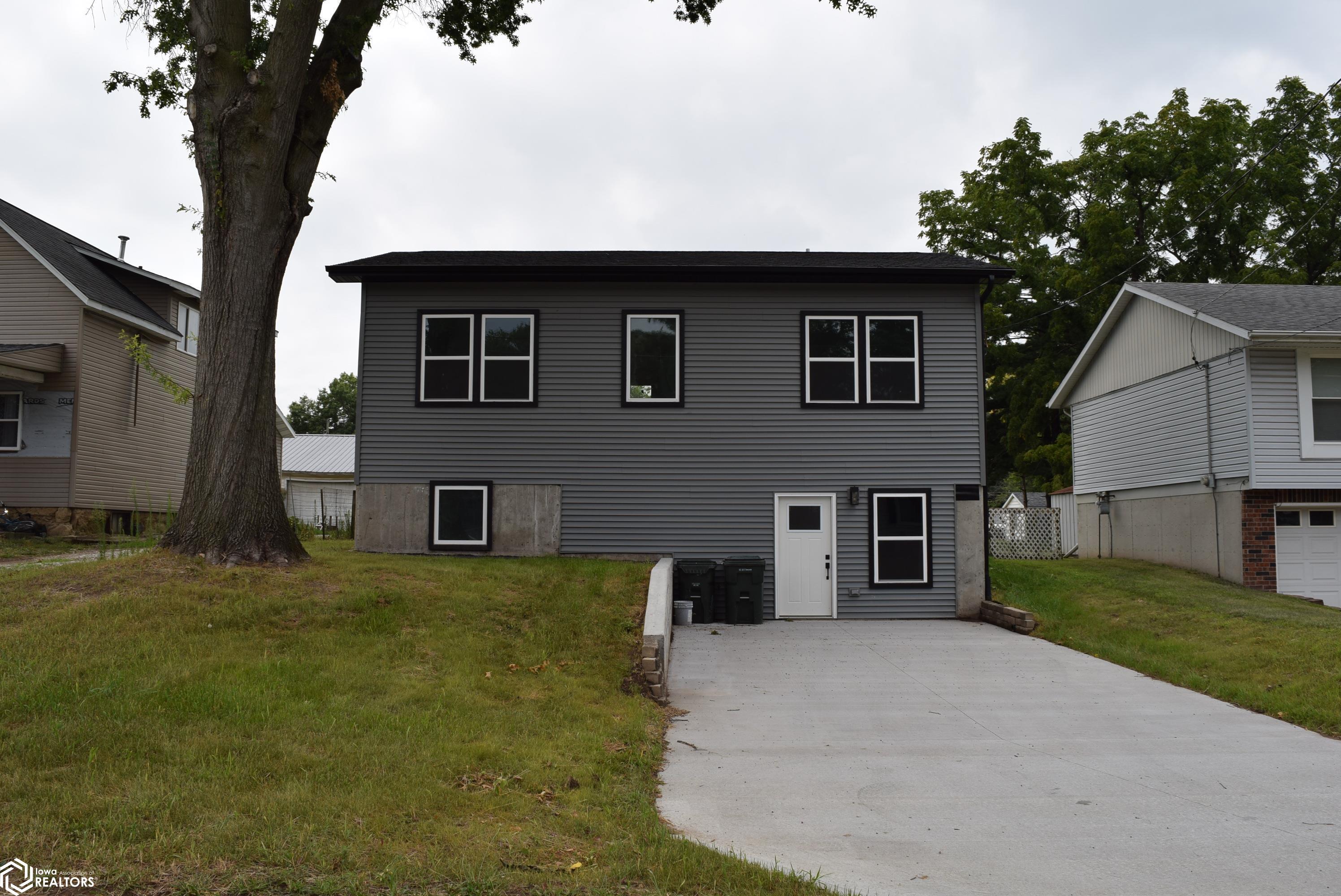 33rd St, Fort Madison, IA 52627