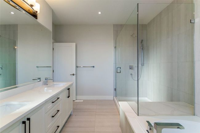 10897 Morrisette Pl, House other with 6 bedrooms, 5 bathrooms and 4 parking in Maple Ridge BC | Image 14