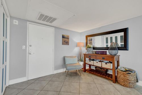 7050-859 Jeffery Street, Boca Raton, FL, 33487 | Card Image