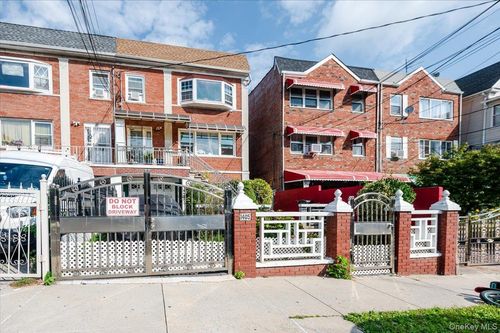 1405 E 233rd St, Bronx, NY, 10466-3357 | Card Image